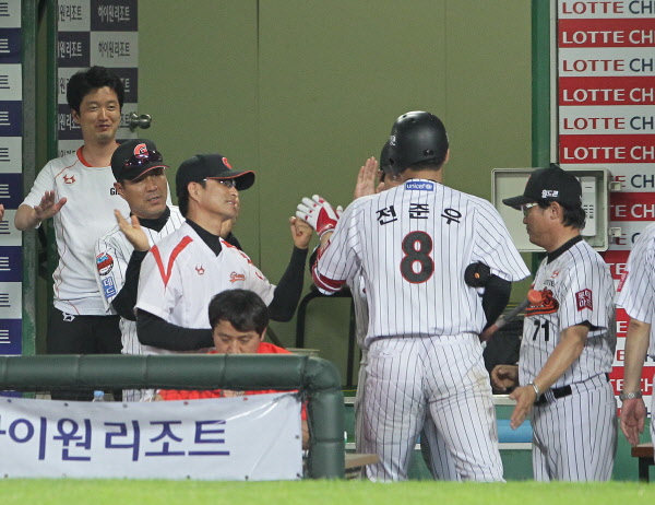 전준우선수의 홈런